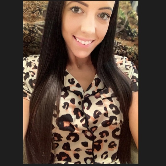 Hey! Read to get to know a little about me :) - Picture 2 of 6